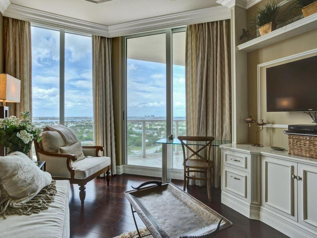 ריביירה ביץ' Ritz Carlton Luxurious Residence On Singer Island מראה חיצוני תמונה