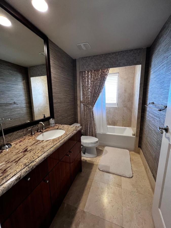 ריביירה ביץ' Ritz Carlton Luxurious Residence On Singer Island מראה חיצוני תמונה